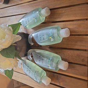 AVON SKIN SO SOFT SHOWER GEL. New Qty 4